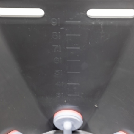 Ведро с 3 сосками для поения ягнят, жеребят, телят 8 л