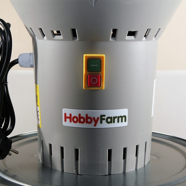Зернодробилка HobbyFarm EM-60 для измельчения зерна электрическая с функцией мельницы / в комплекте 4 сита