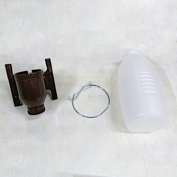 Поилка навесная с емкостью 2 л пластик/металл для кроликов и птиц