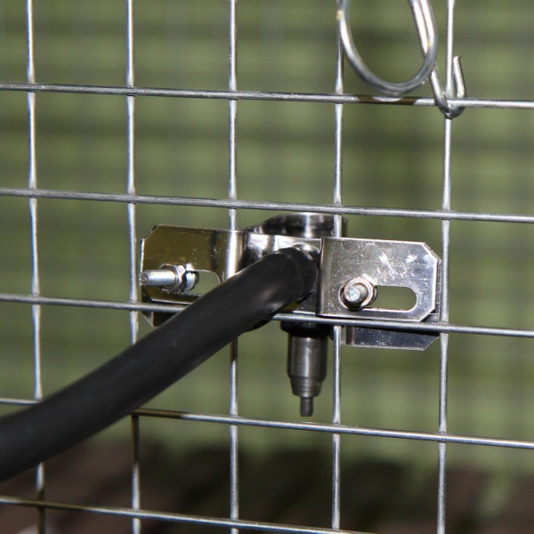 Поилка ниппельная для птиц/кроликов с винтовым креплением