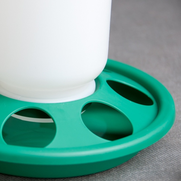 Кормушка бункерная 1 кг с круглыми отверстиями /7 ячеек для цыплят