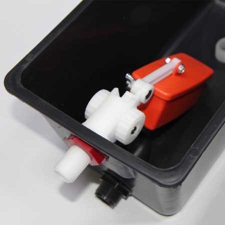 Бачок накопительный 8 л 1 подключение для линии поения птицы и животных