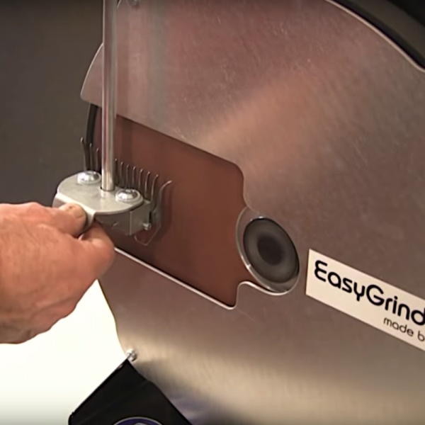 Профессиональное устройство Heiniger EasyGrinder для заточки ножей для стрижки овец
